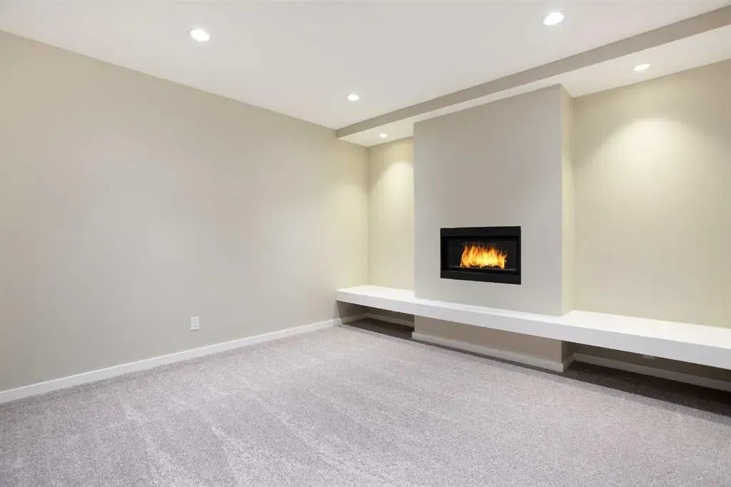 9 Cougar Ridge Rise SW