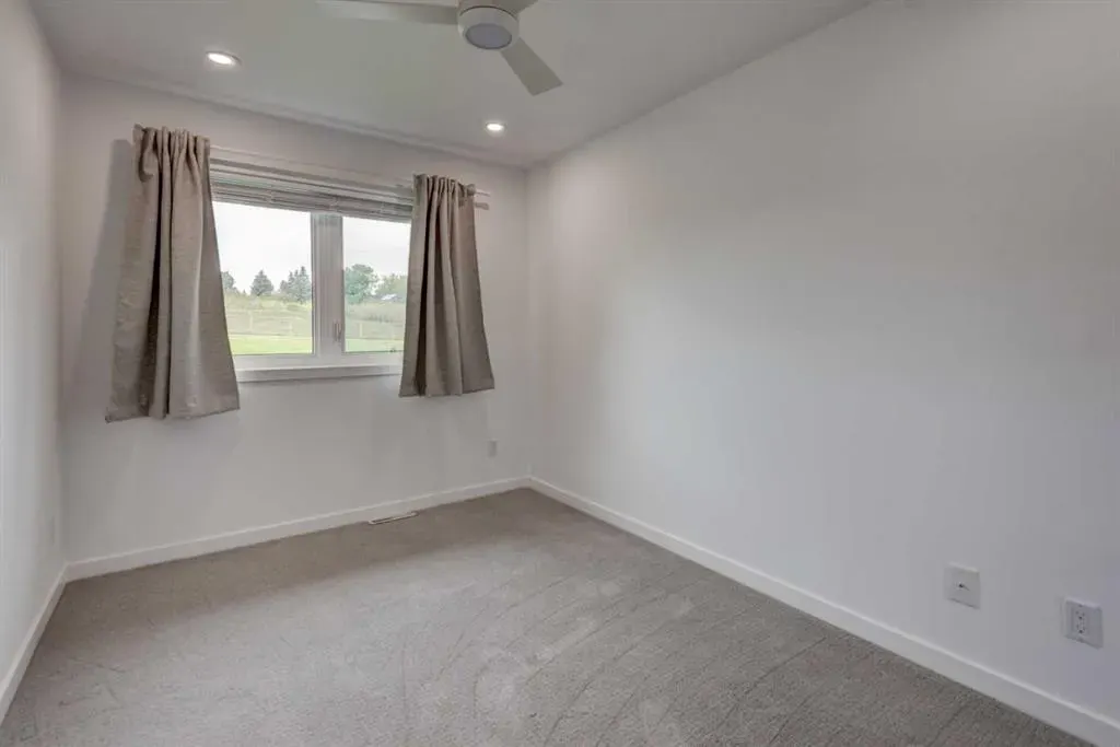 112 Selkirk Drive SW