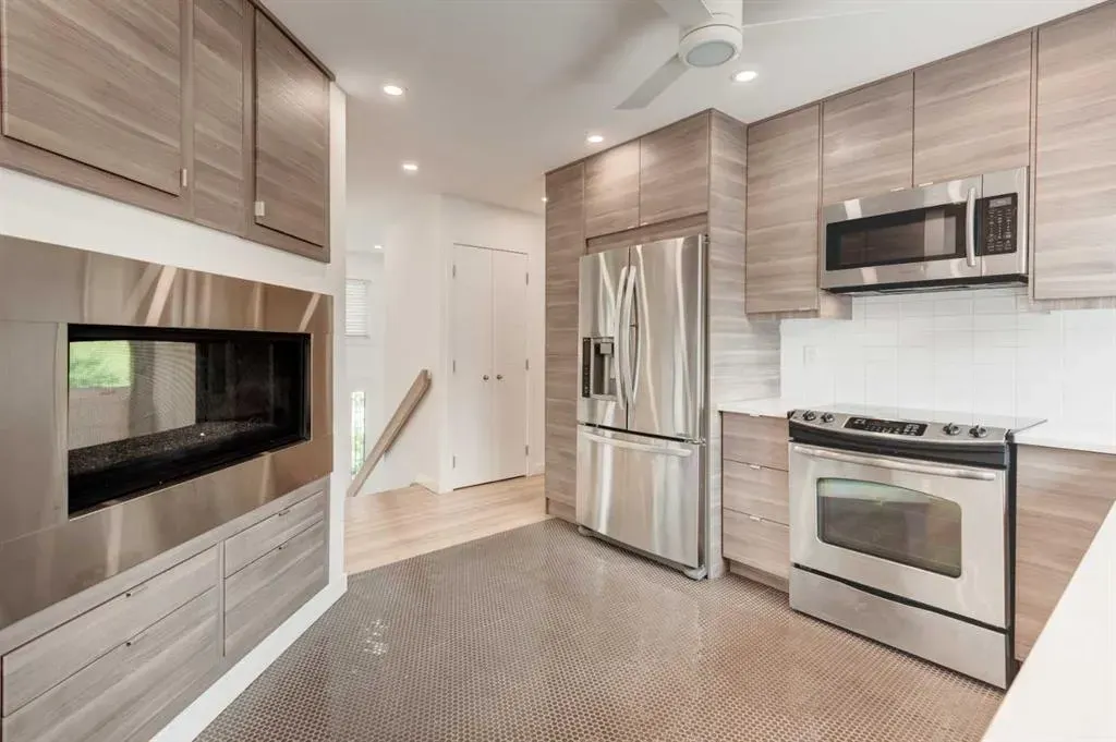 112 Selkirk Drive SW