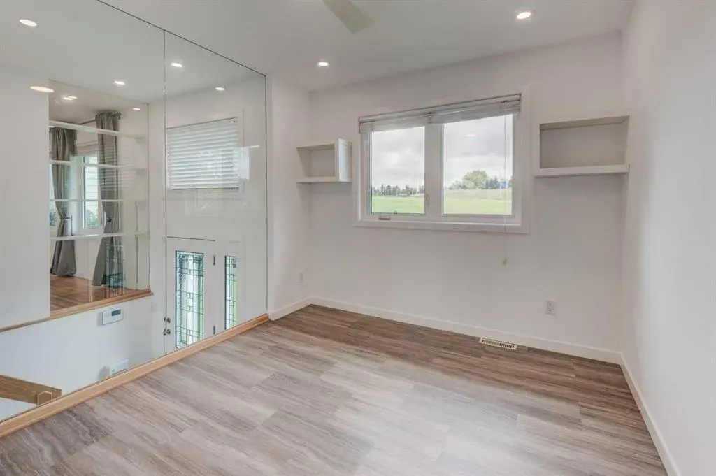 112 Selkirk Drive SW