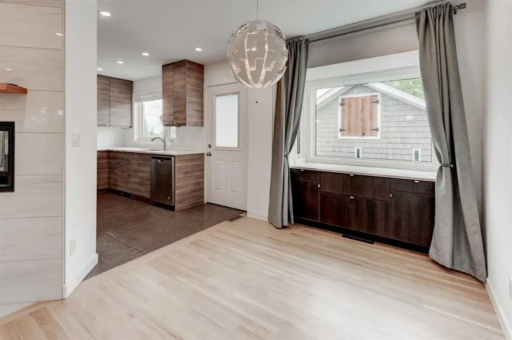 112 Selkirk Drive SW