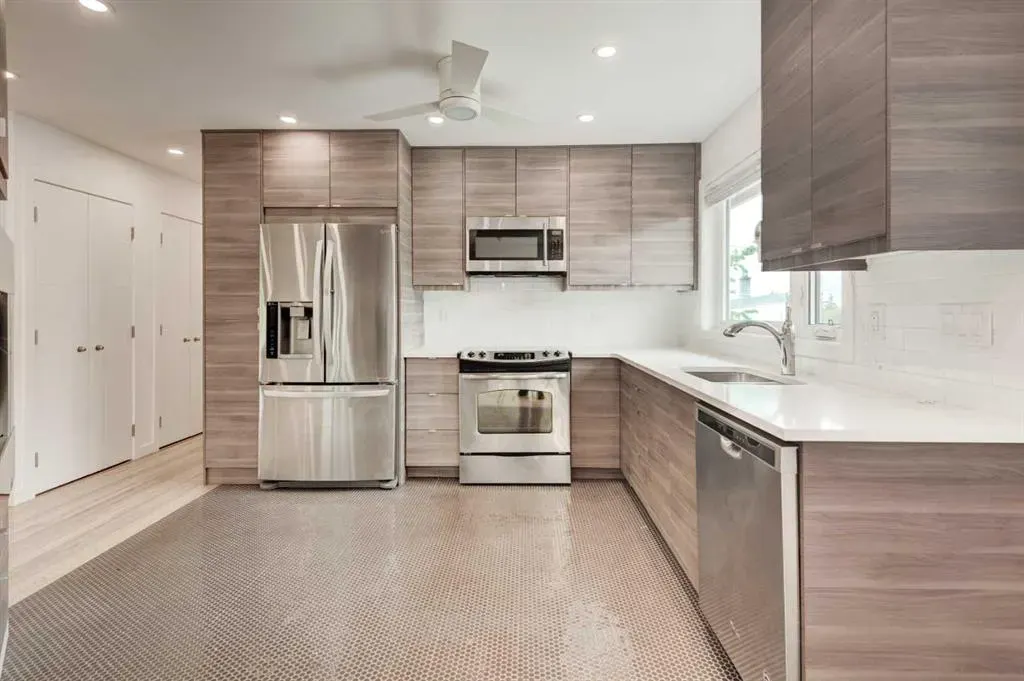 112 Selkirk Drive SW