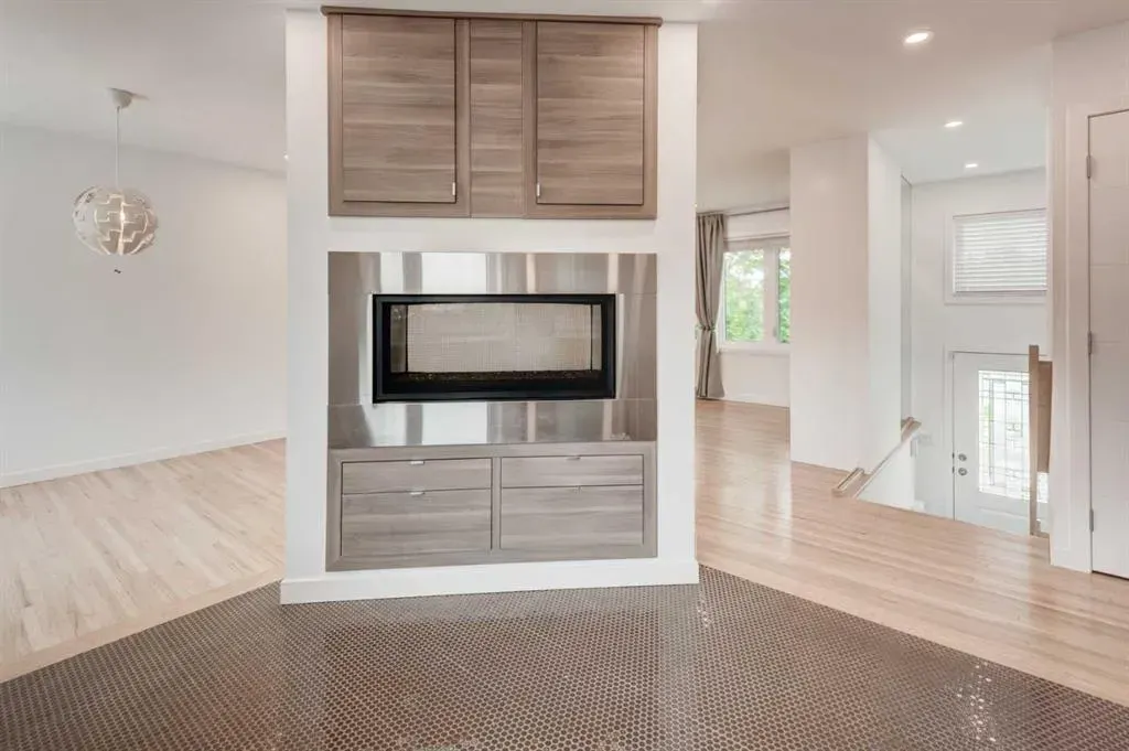 112 Selkirk Drive SW