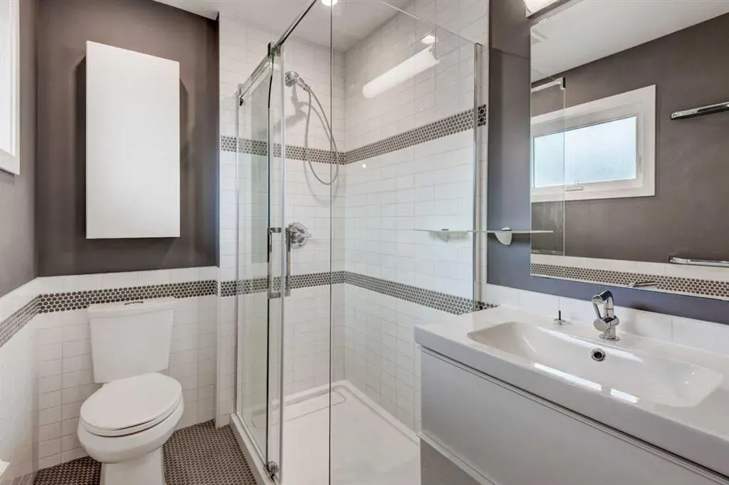 112 Selkirk Drive SW