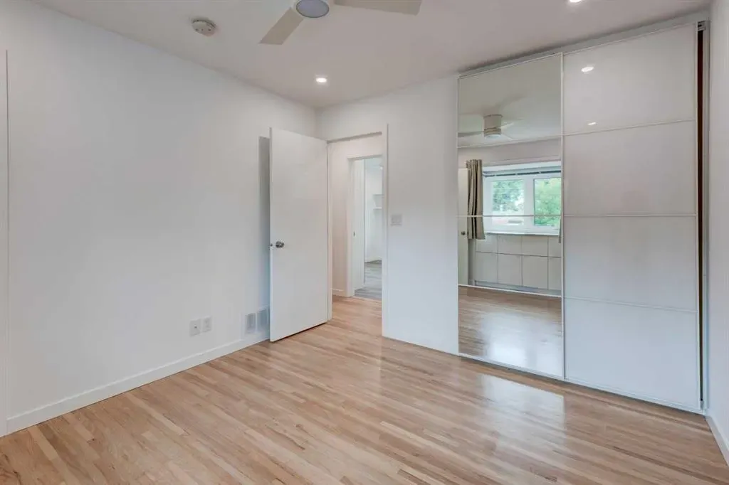 112 Selkirk Drive SW