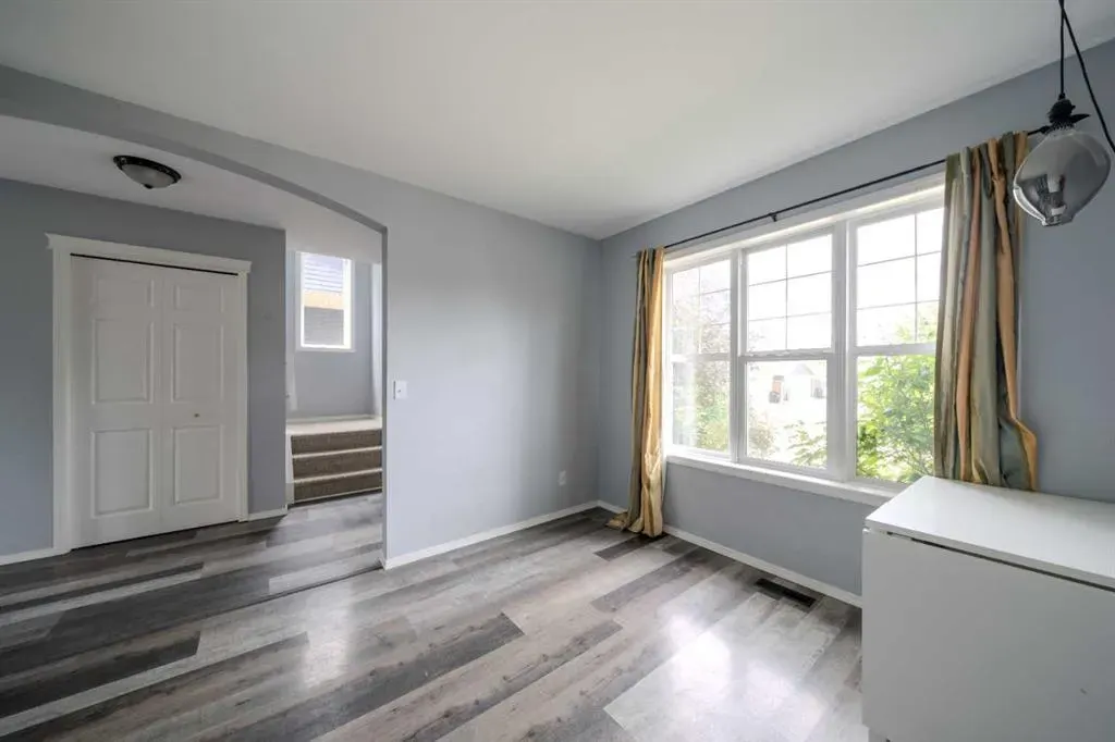 61 Everstone Avenue SW