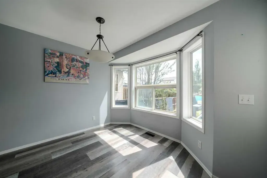 61 Everstone Avenue SW
