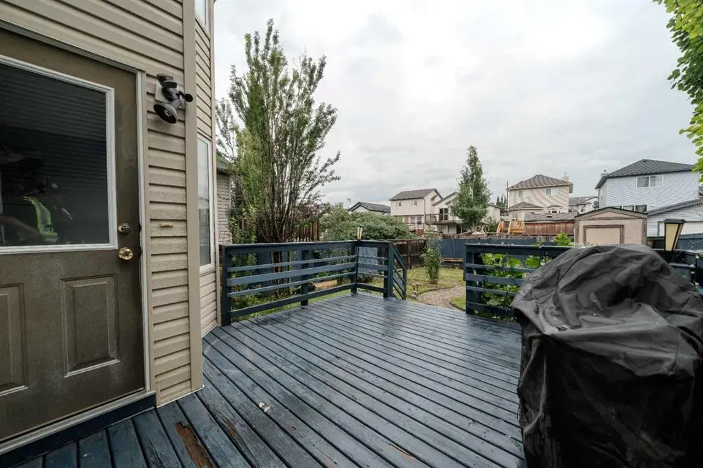 61 Everstone Avenue SW