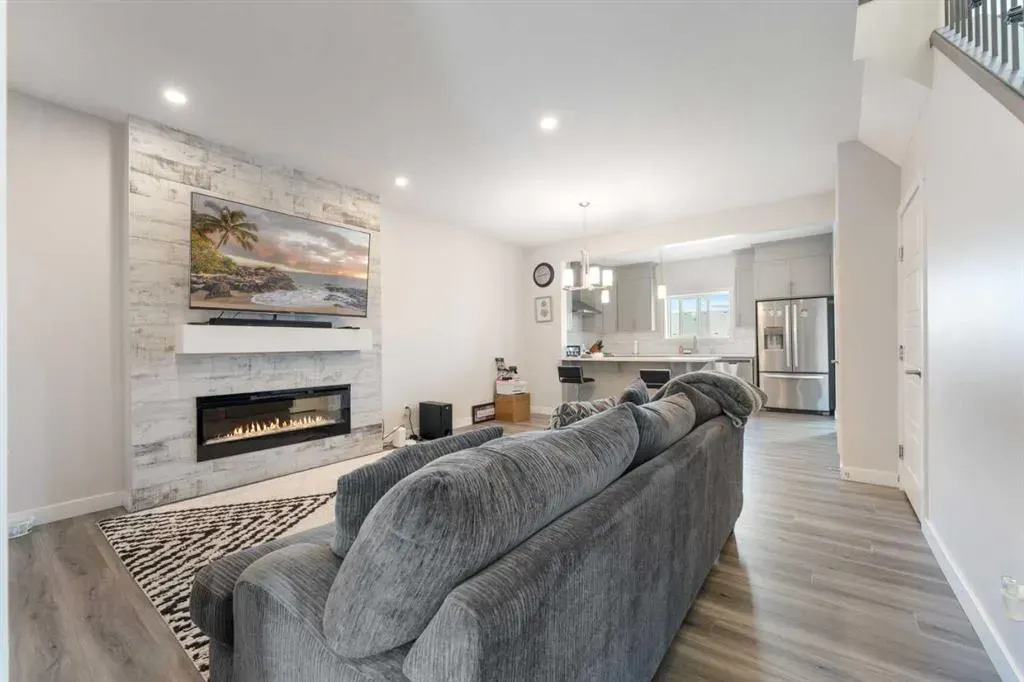 28 Sage Hill Crescent NW
