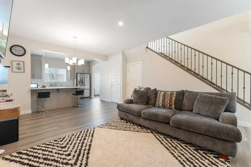 28 Sage Hill Crescent NW