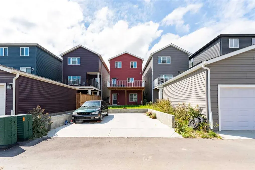 28 Sage Hill Crescent NW