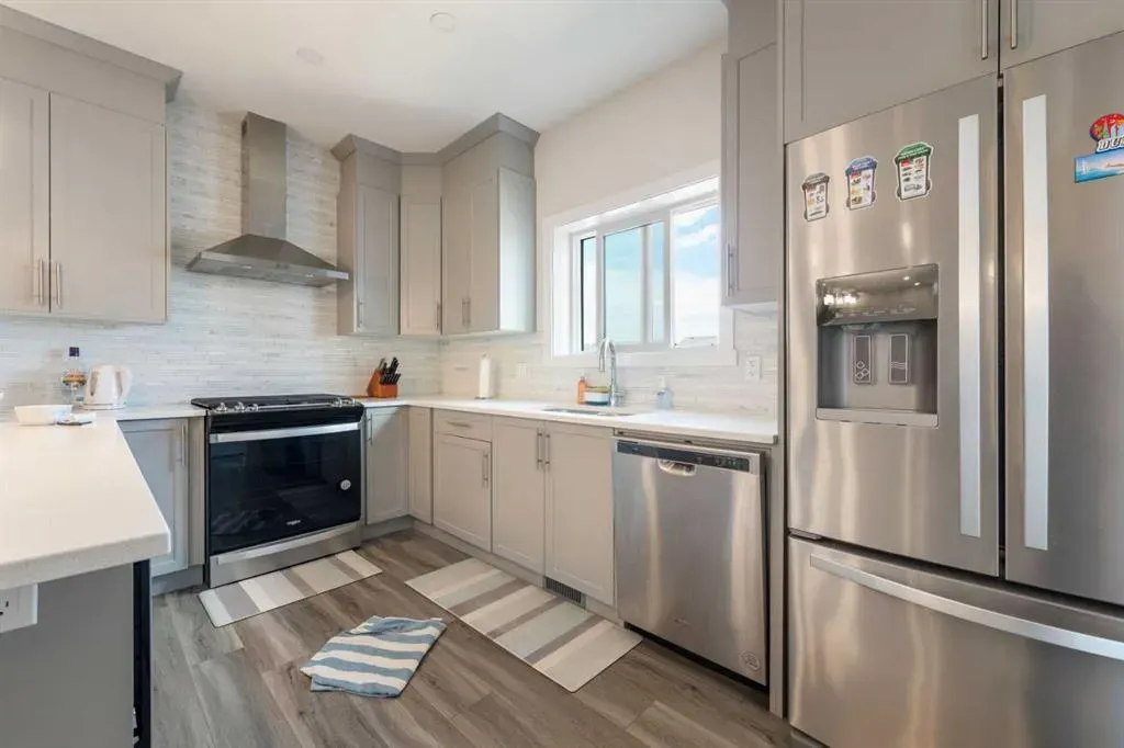 28 Sage Hill Crescent NW