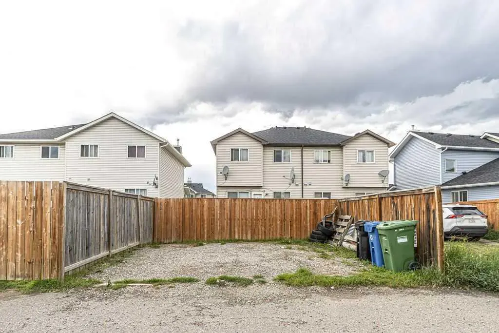 98 Tarawood Lane NE