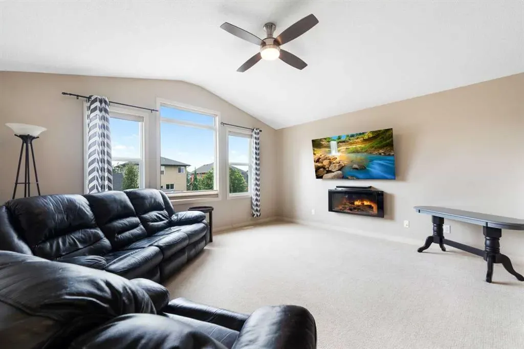 7 Westridge Green