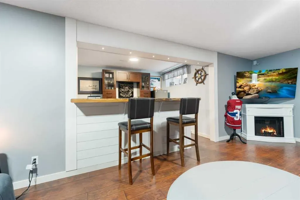 7 Westridge Green