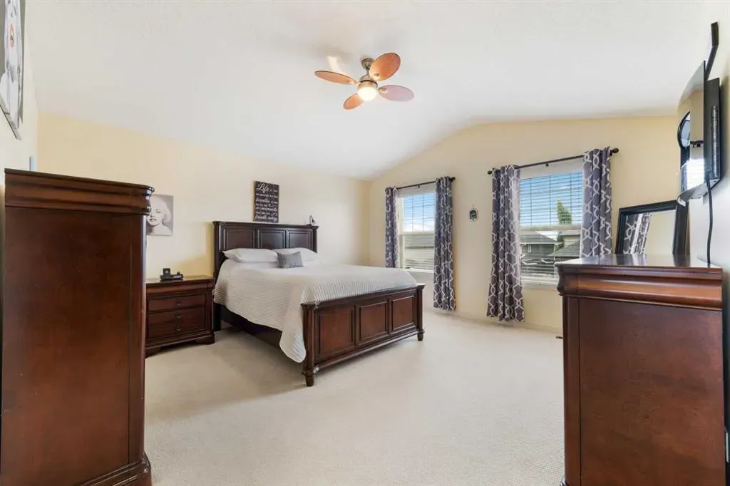 7 Westridge Green