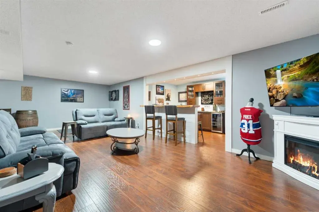 7 Westridge Green