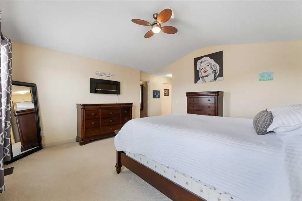 7 Westridge Green
