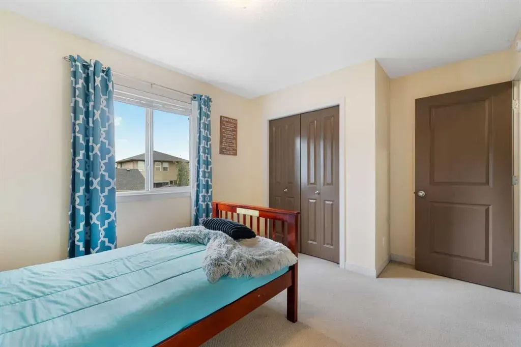 7 Westridge Green