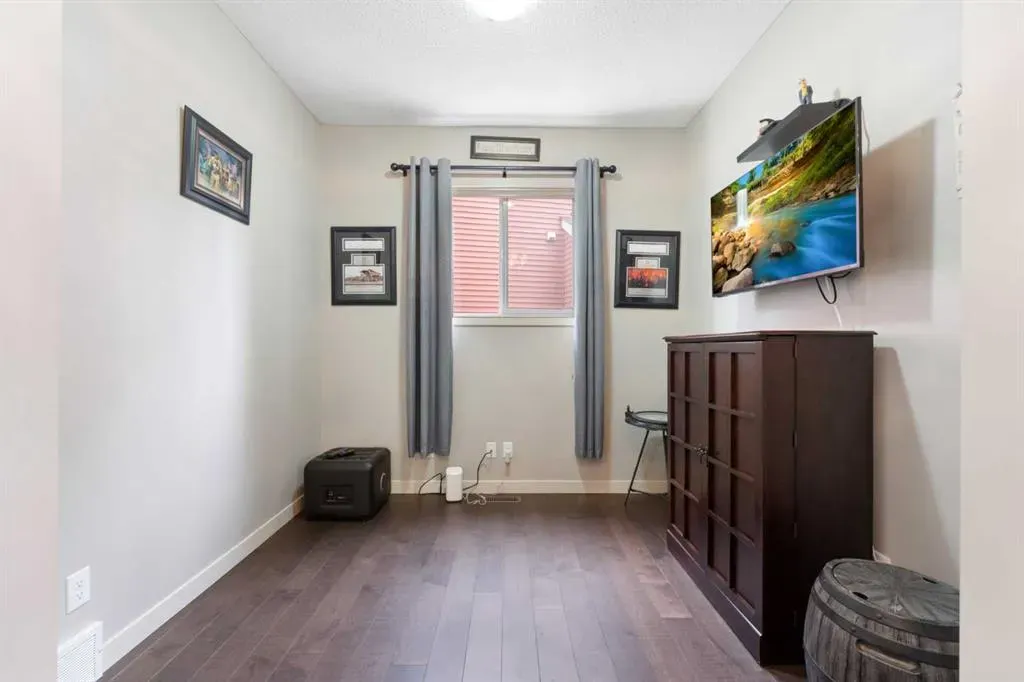 7 Westridge Green