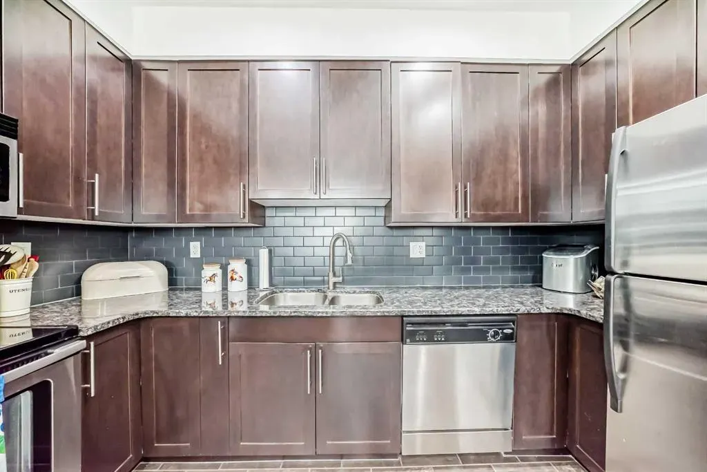 1005B Westmount Drive, #314
