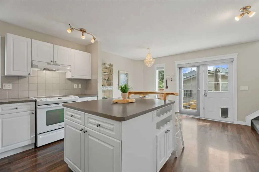 26 Crystal Shores Crescent
