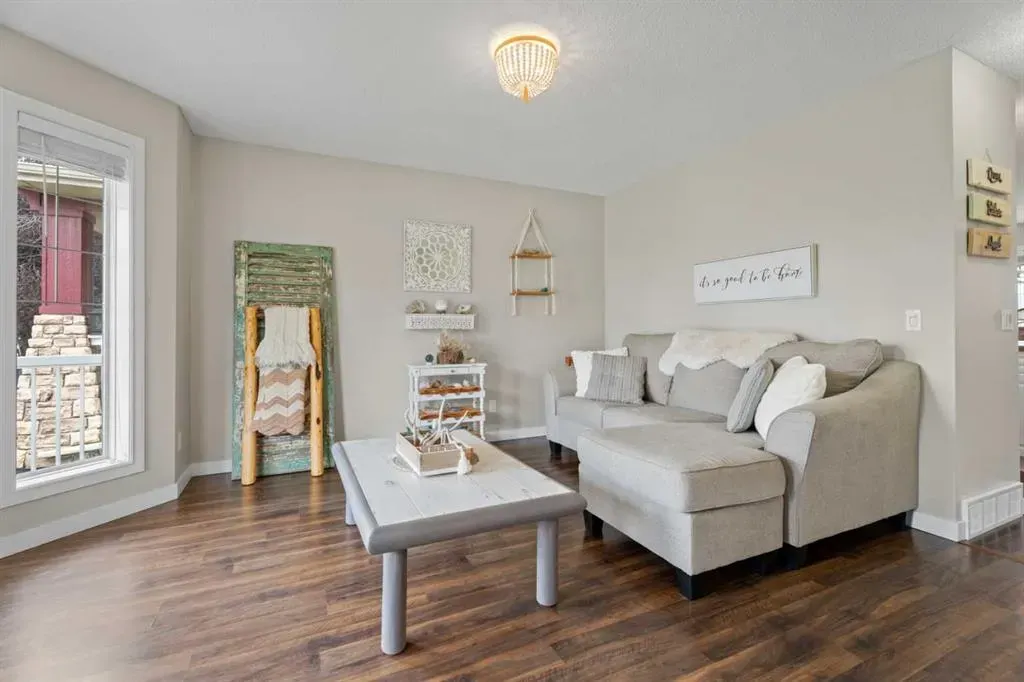 26 Crystal Shores Crescent
