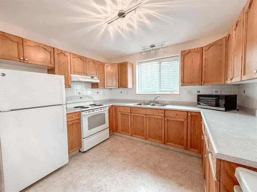 1006 3 Avenue, #3