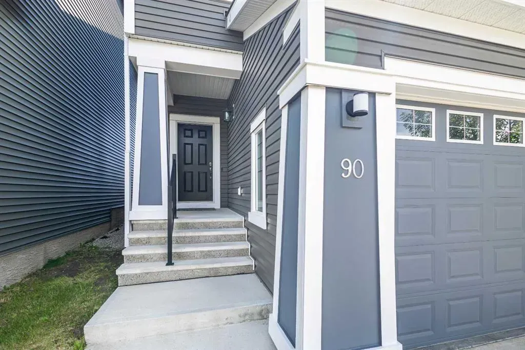 90 Evansridge Crescent NW