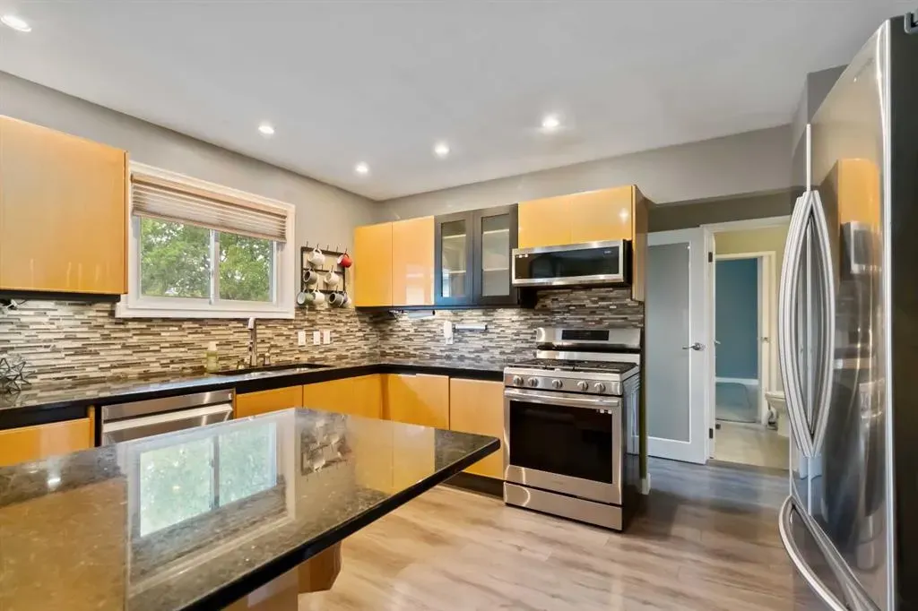 106 Hilltop Crescent