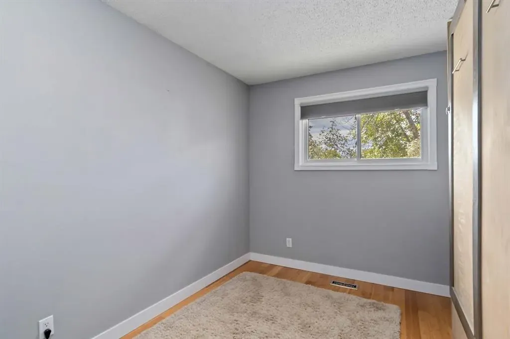 106 Hilltop Crescent