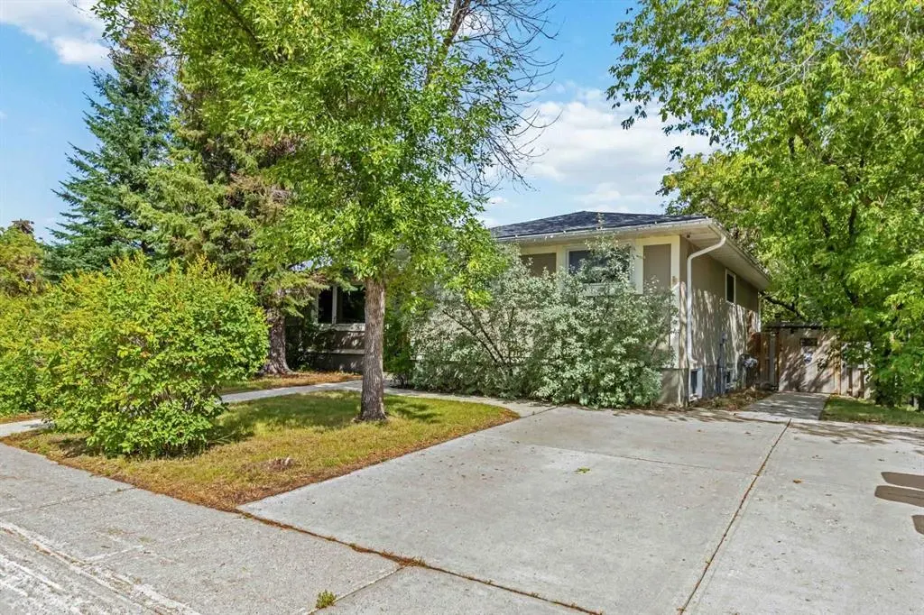 106 Hilltop Crescent