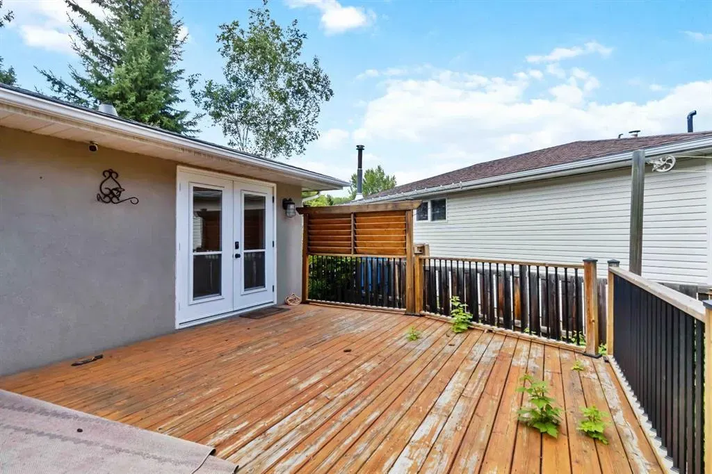 106 Hilltop Crescent