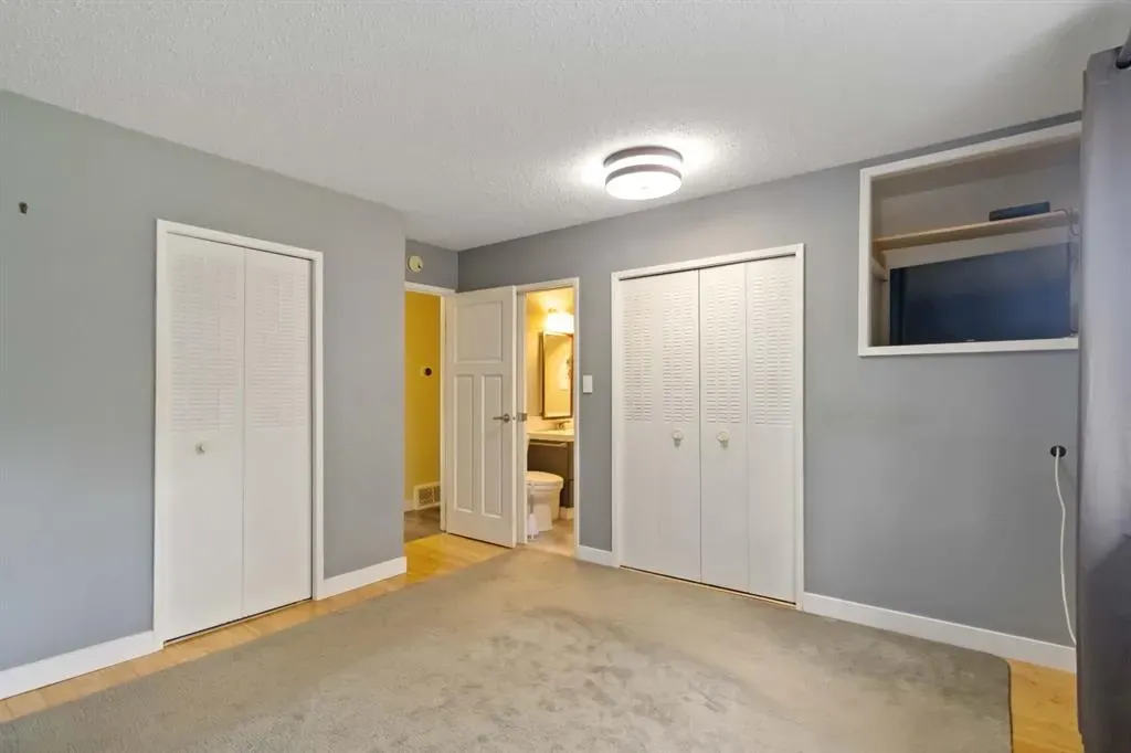 106 Hilltop Crescent