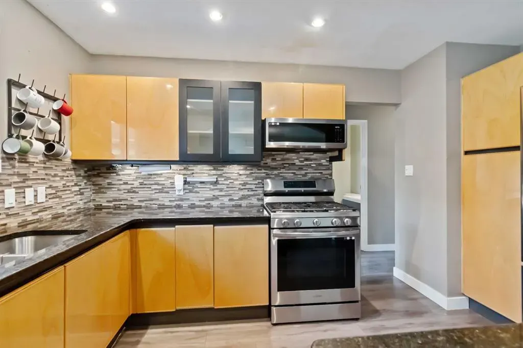 106 Hilltop Crescent