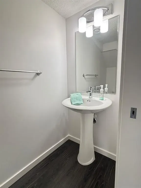 2400 Ravenswood View SE, #1513