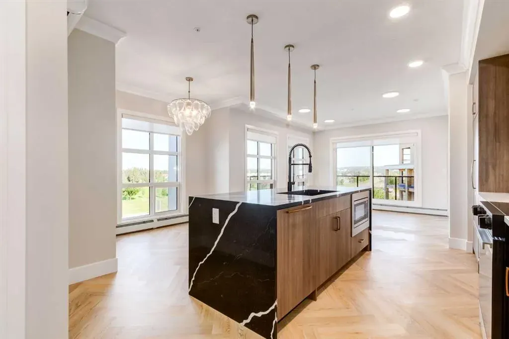 330 Dieppe Drive SW, #302