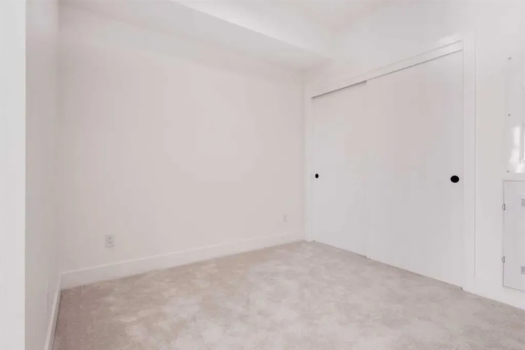 330 Dieppe Drive SW, #117
