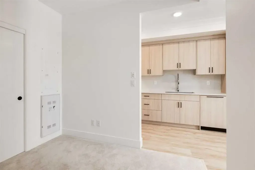 330 Dieppe Drive SW, #117