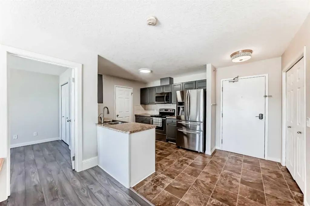 1010 Railway Street, #312