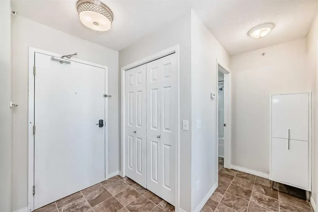 1010 Railway Street, #312