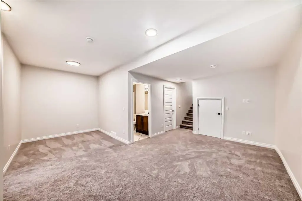 375 Homestead Grove NE