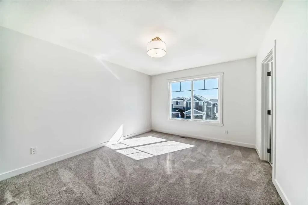 367 Homestead Grove NE