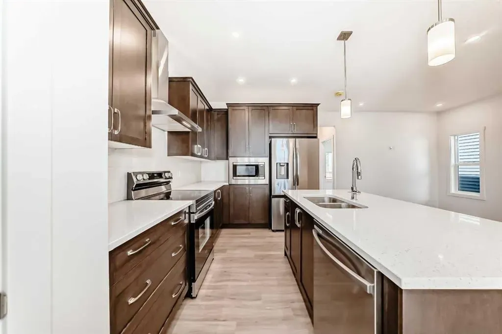 367 Homestead Grove NE