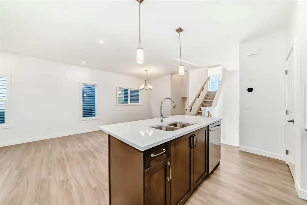 367 Homestead Grove NE