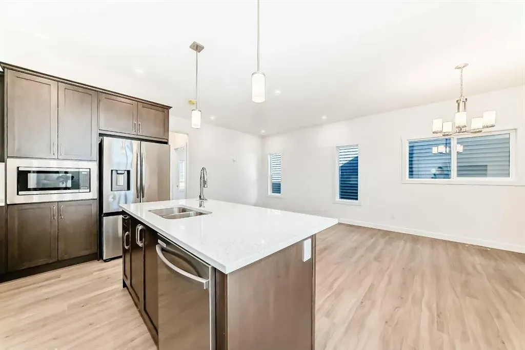367 Homestead Grove NE