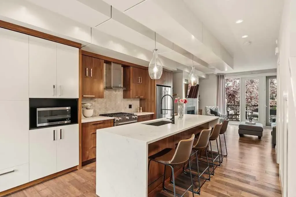 2214 30 Street SW, #103