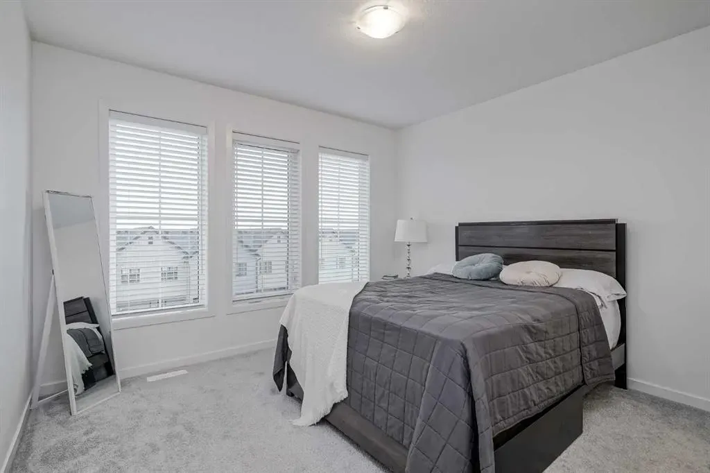 25 South Point Manor SW