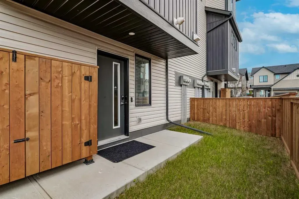 25 South Point Manor SW