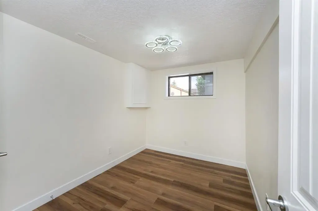 140 Whitworth Way